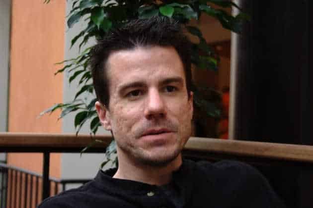 ian_murdock_interview_at_holiday_club_hotel_2008_01